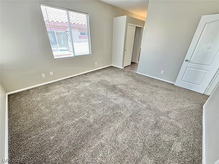 6012 Traviata Ave — Photo 7