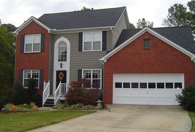Traditonal 4 br,3 ba. Culdesac lot!