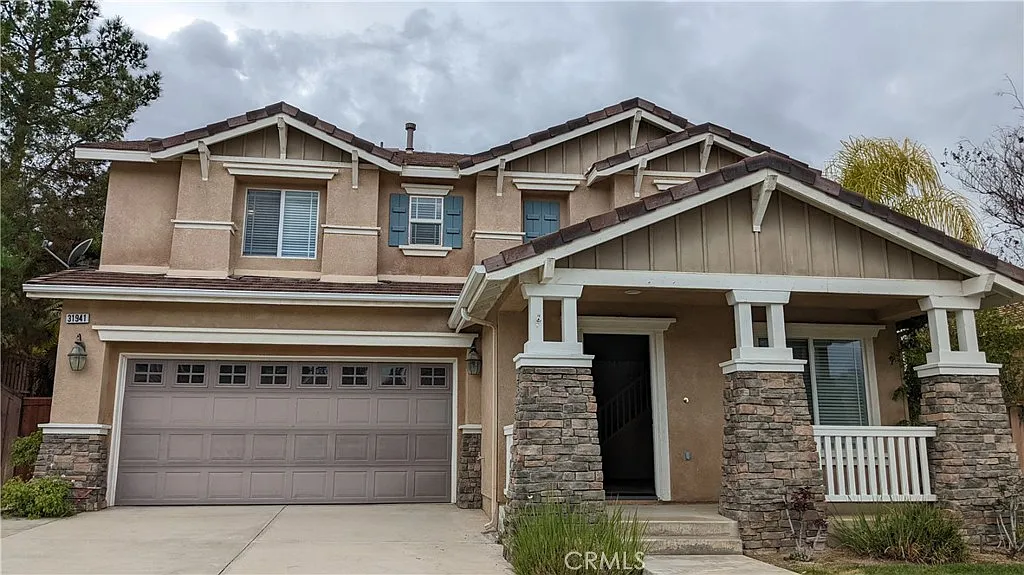 3 bed, 2.5 bath, 2284 sqft, $2,975 — Photo 1