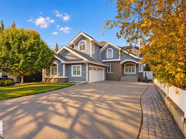 9604 95th Ave NW, Edmonton, AB T6C 2A4