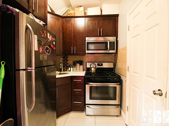 5th image of 591 Madison St #4C
