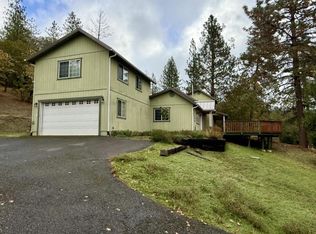 300 Colonial Dr, Grants Pass, OR 97526