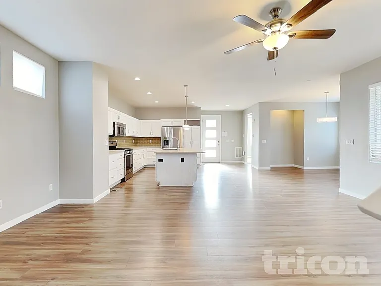 10239 Southlawn Cir — Photo 2