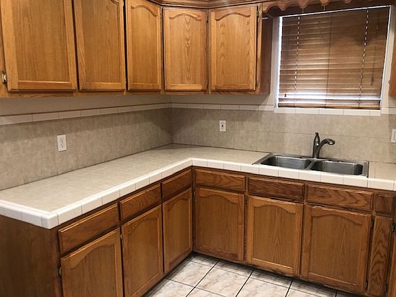 3rd image of 4044 Louise St Unit 1