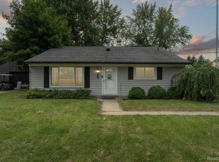 9229 Hill Rd, Swartz Creek, MI 48473