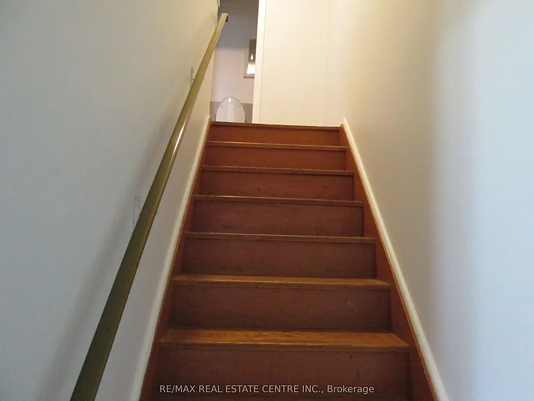 648 Francis Rd — Photo 16