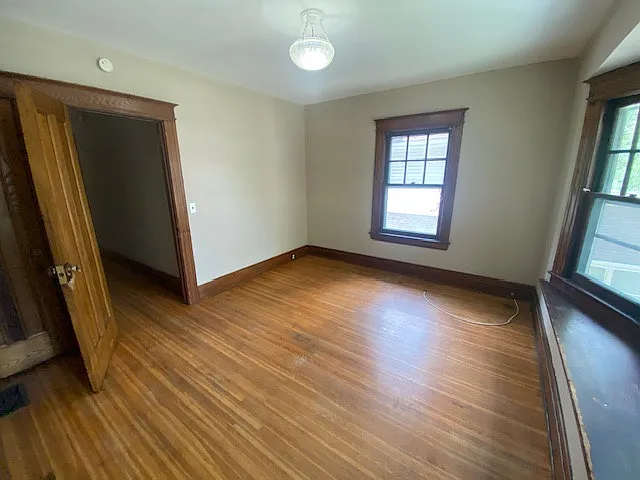 3 bed, 1250 sqft, $1,500 — Photo 2