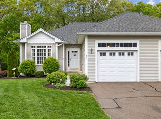 91 Pondview Cir #91, Beacon Falls, CT 06403