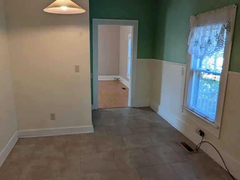 284 Clover Ave — Photo 7