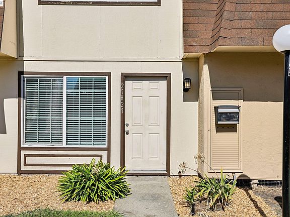 3rd image of 27827 Hummingbird Ct