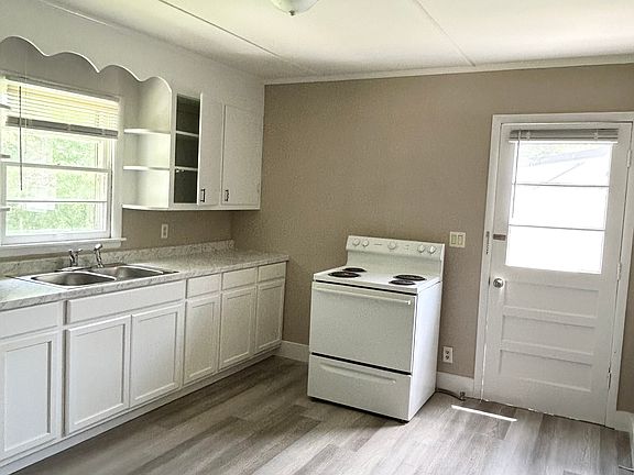 3rd image of 312 Warren Way