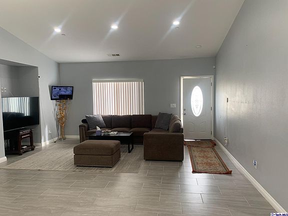 3rd image of 10523 East Ave #14