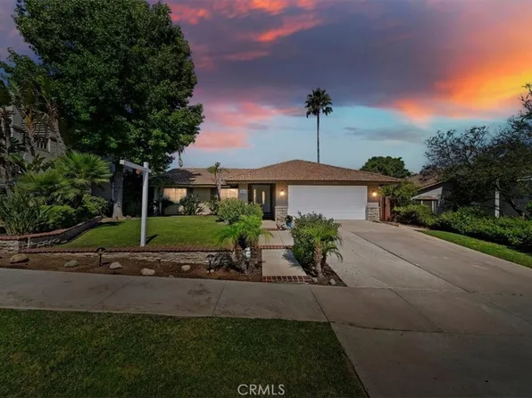 2072 Applegate Dr, Corona, CA 92882