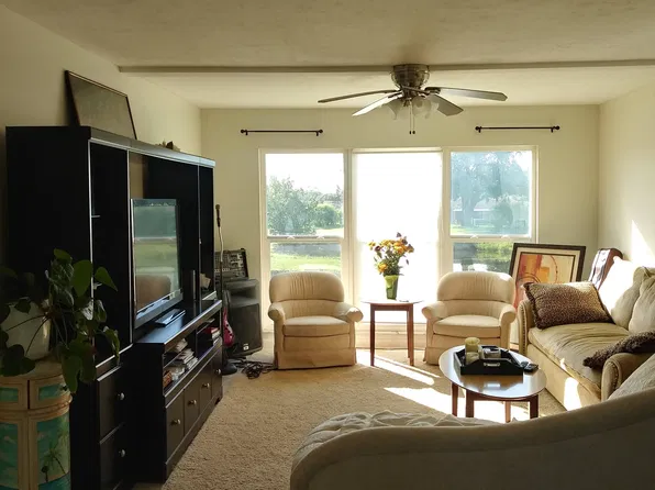 100 Valley Stream Dr, Naples, FL 34113