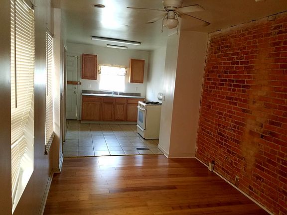 3rd image of 908 N Pine St