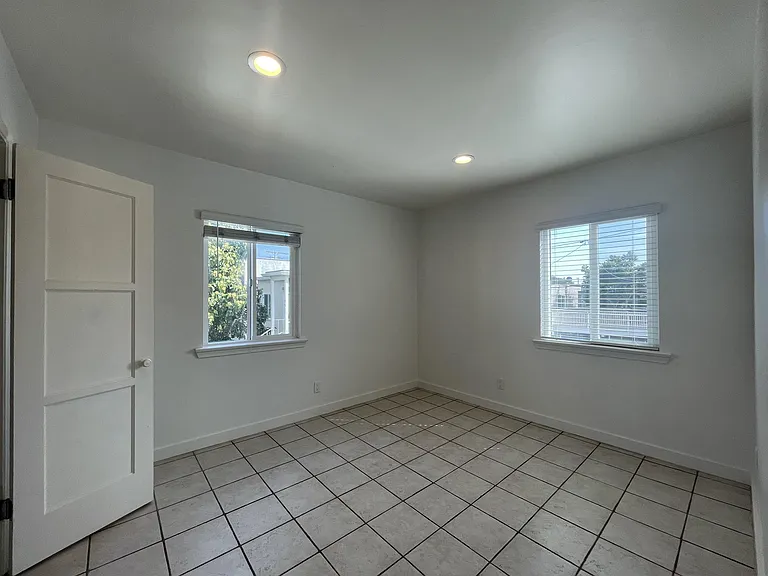 945 Thomas Ave — Photo 21