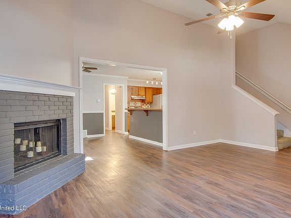 2nd image of 5845 Garden Walk E