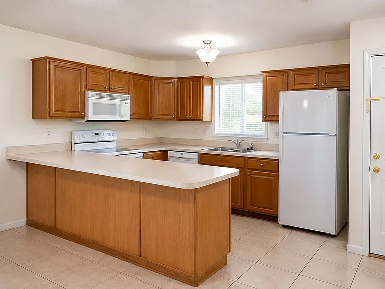 1623 SW Santa Barbara Pl — Photo 9