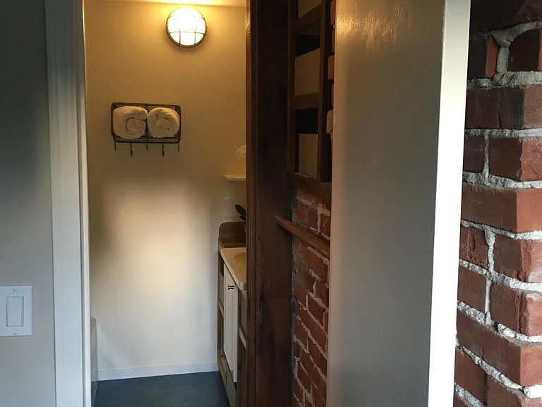Throckmorton Ave — Photo 16