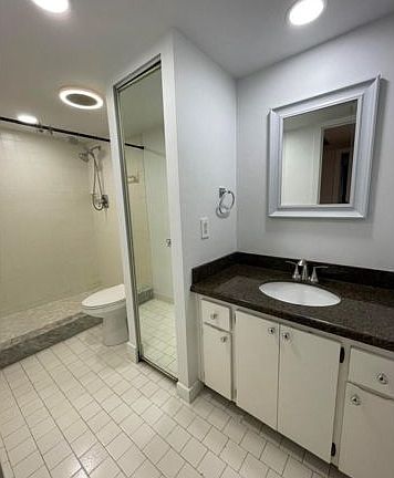 4th image of 1700 Embassy Dr APT 602