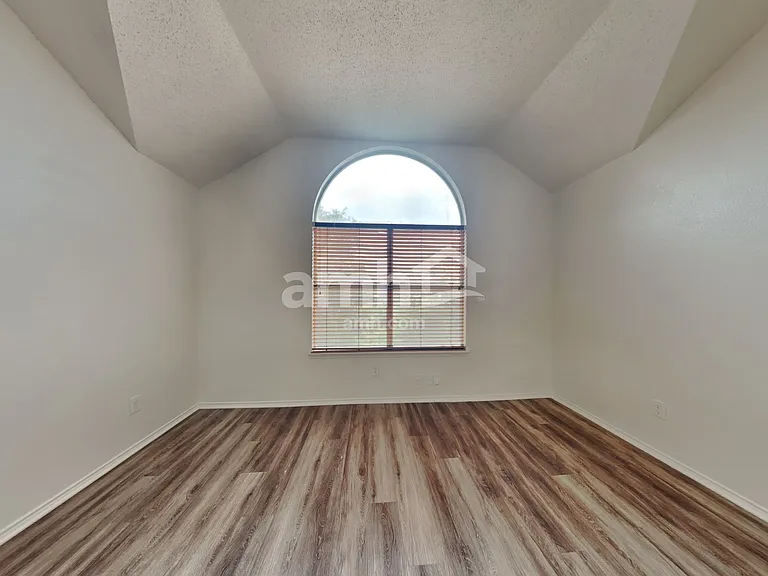 10308 Oak Branch Ln — Photo 8