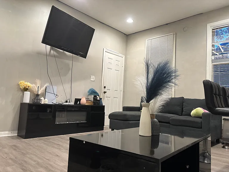 41 Ridge Ave #1 — Photo 1