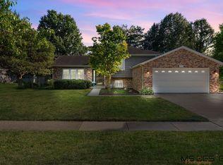 332 Bastian Dr, Sugar Grove, IL 60554