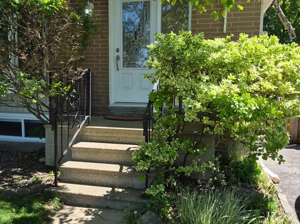 69 Lindsay Ave, Newmarket, ON L3Y 4N7