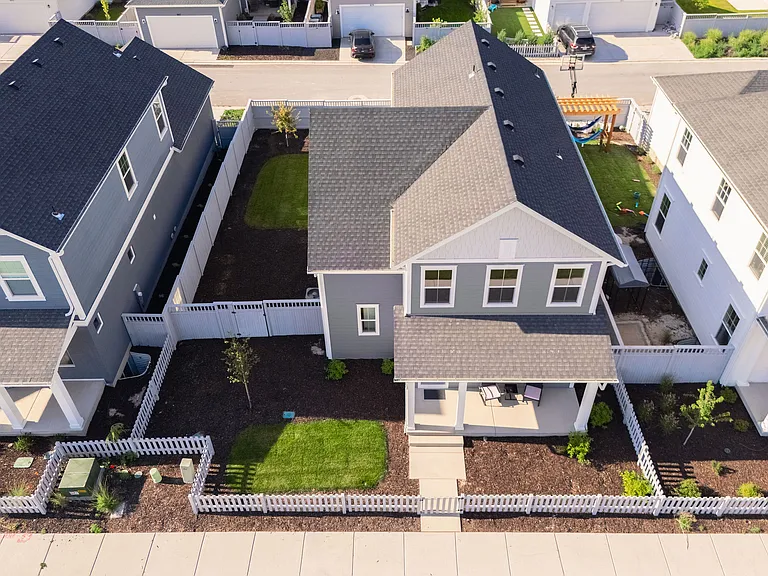 882 W Caroline Dr — Photo 5