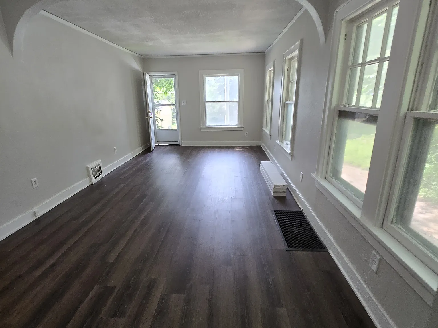 2 bed, 676 sqft, $1,100 — Photo 2