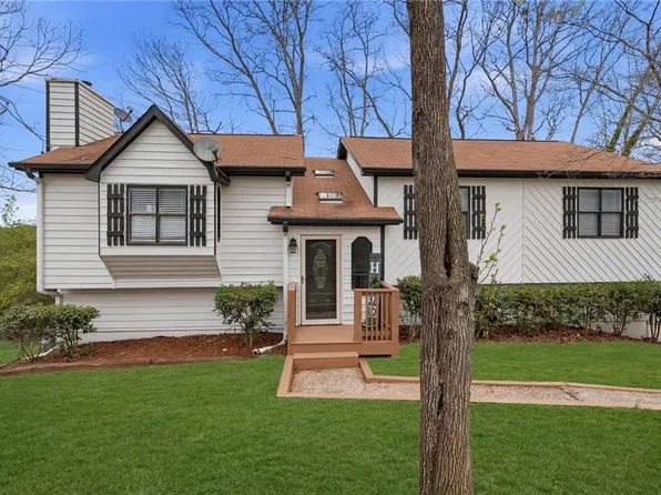 5720 Deerfield Pl NW, Kennesaw, GA 30144