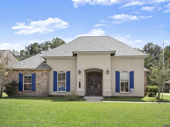 14176 Twelve Oaks Dr, Walker, LA 70785