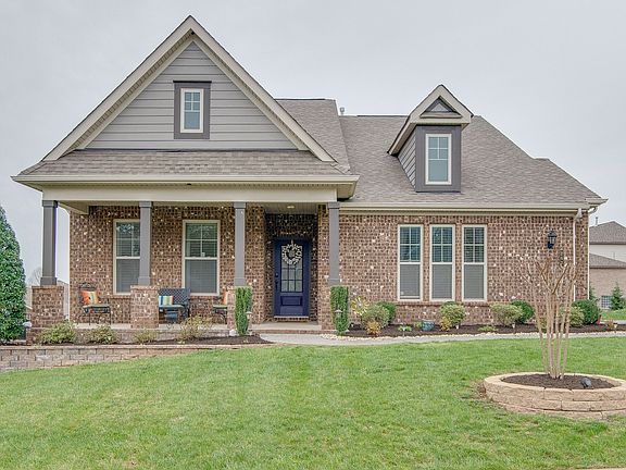 2nd image of 252 Blackthorn Ln