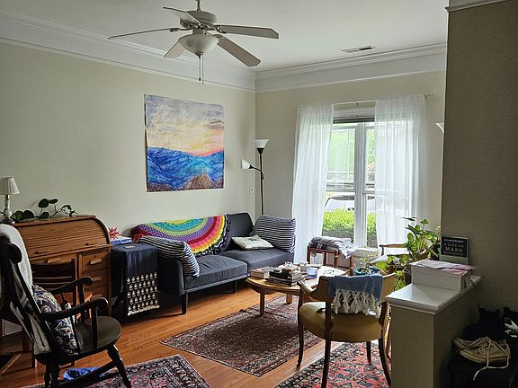 3rd image of 115 Windermere Dr Unit 301