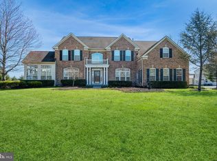 27 Longwood Ln, Columbus, NJ 08022