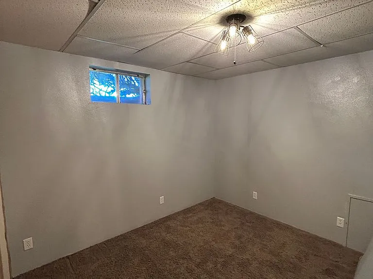 3470 S Hillcrest Dr — Photo 16