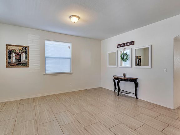 5th image of 14466 Fernando Zubia Ave