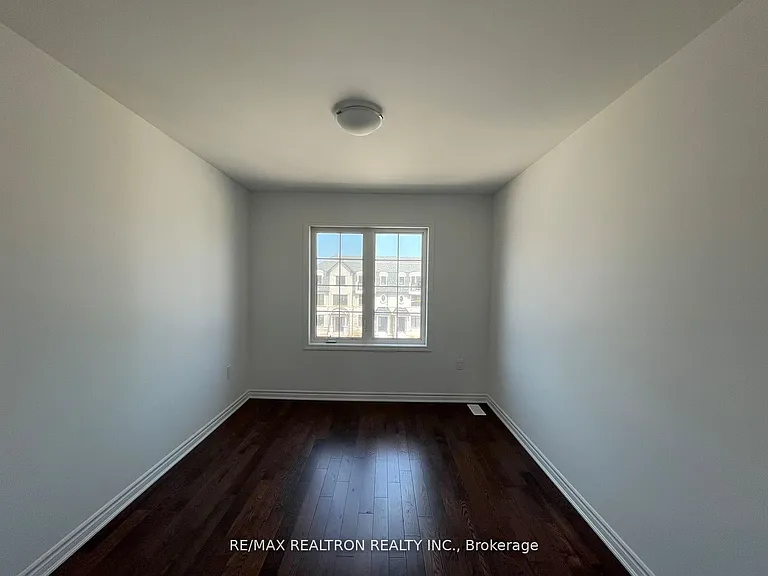 1380 William Halton Pkwy W — Photo 11