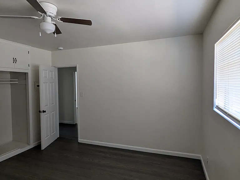 9236 California Ave — Photo 5