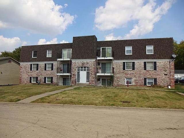 1st image of 3050 Jacqueline Dr #6B