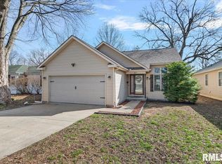 407 S 7th St, Auburn, IL 62615