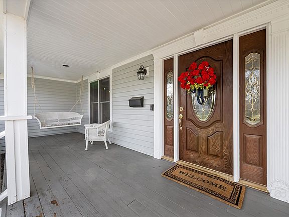 3rd image of 747 Cheever Ave