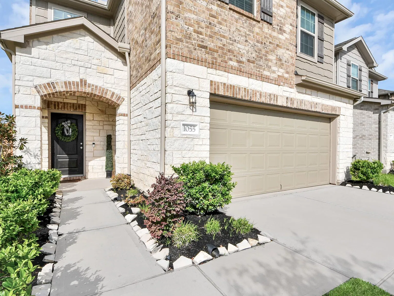3 bed, 2.5 bath, 1789 sqft, $2,350 — Photo 3