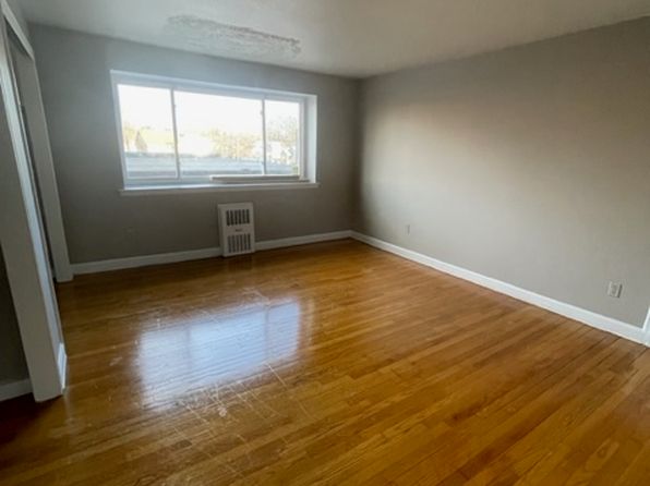 492 Tolland St #11C