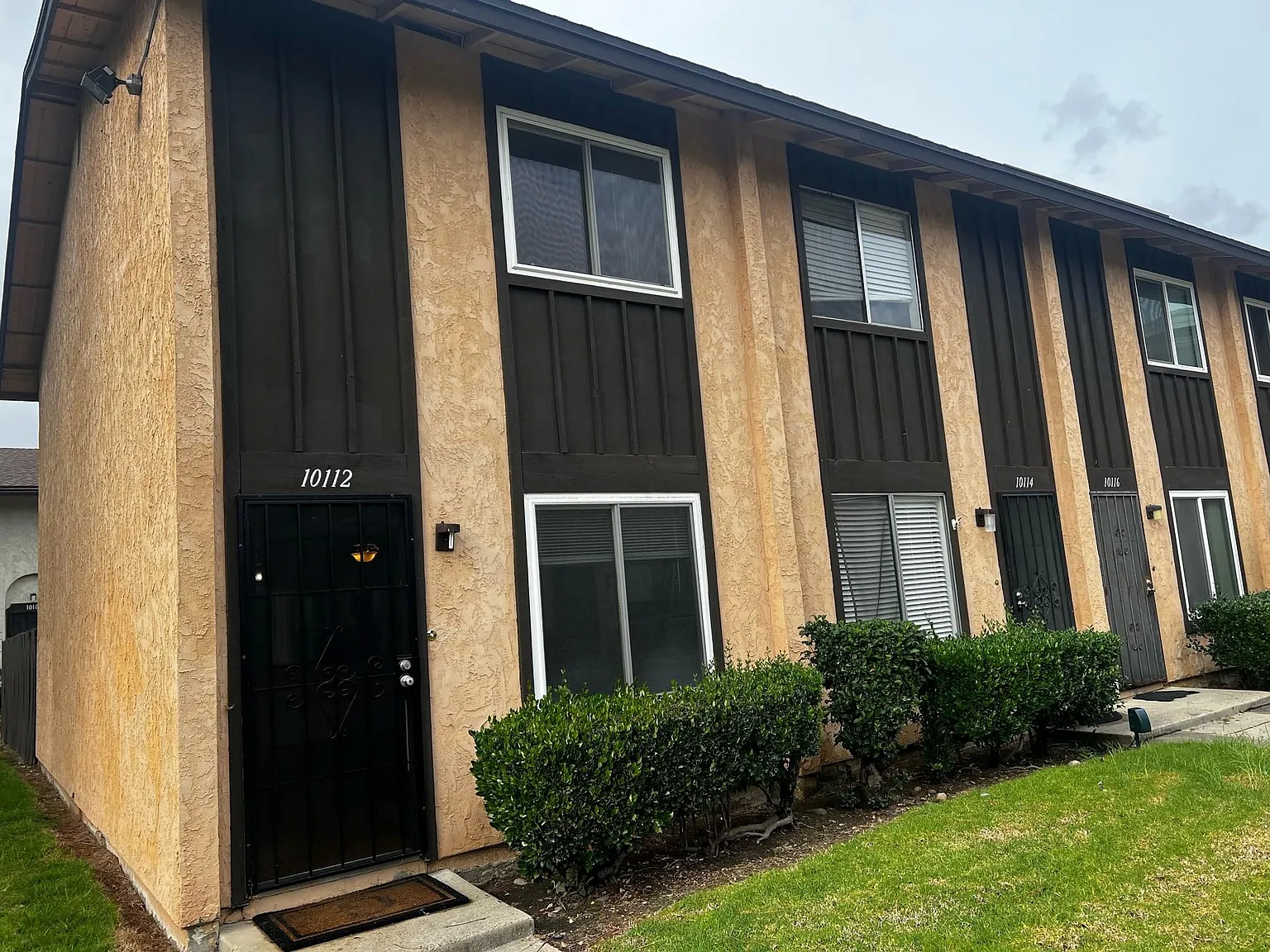2 bed, 898 sqft, $2,645 — Photo 2