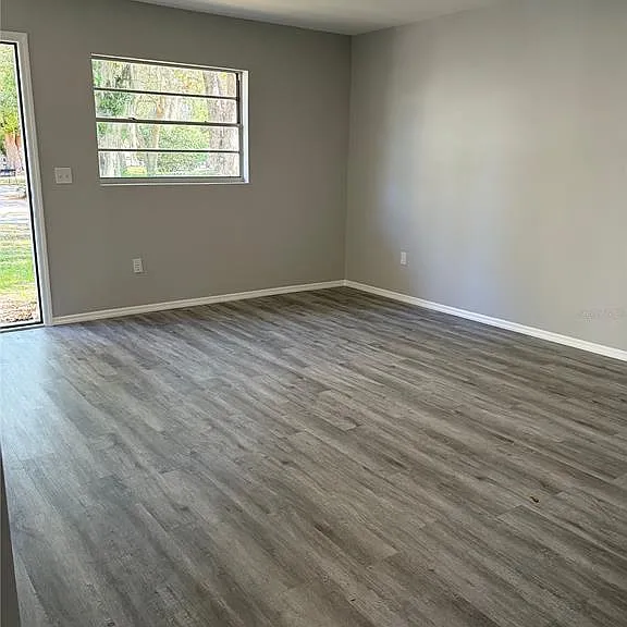190 W Ventris Ave — Photo 23