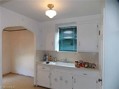 3rd image of 7501 Woodhaven Ave