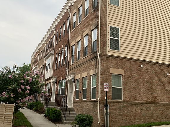 2nd image of 4767 Cherokee St