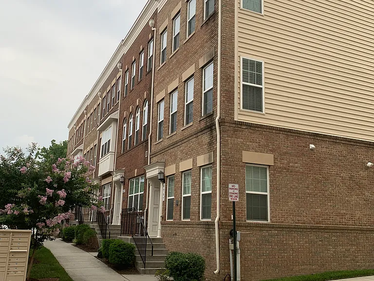4767 Cherokee St — Photo 2