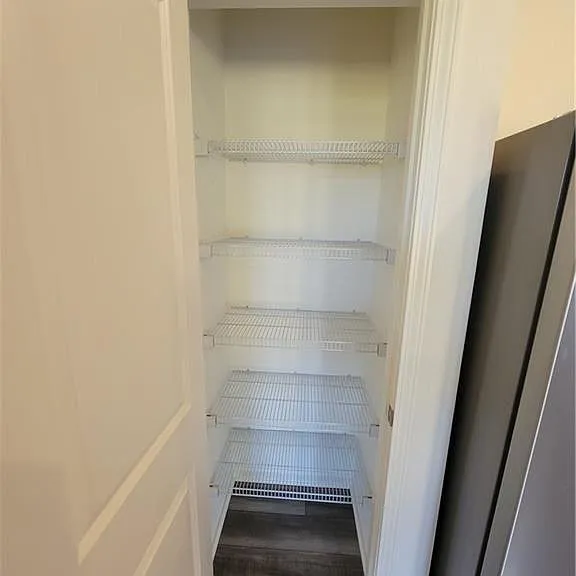 209 Swindon Dr — Photo 7